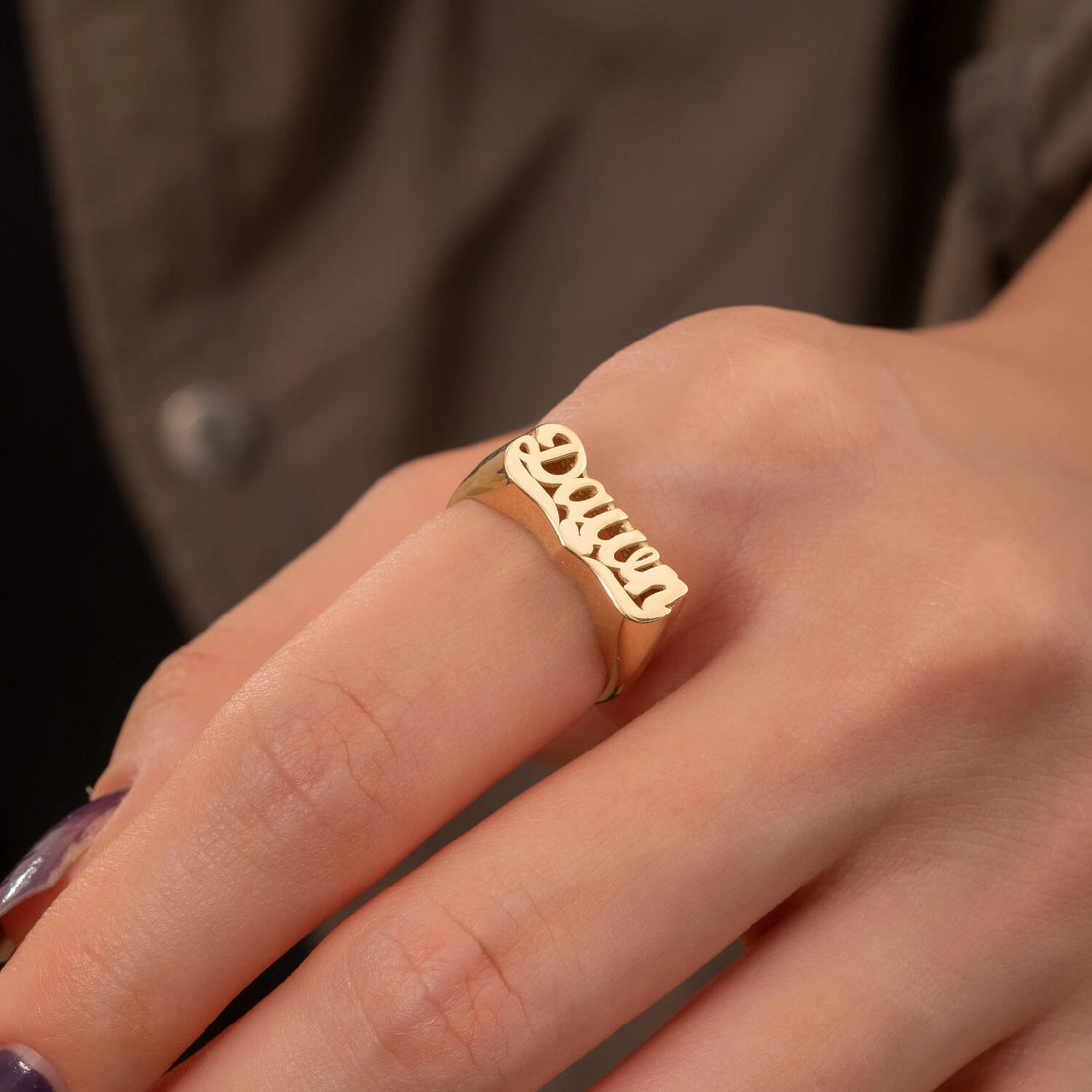 Classic Script Font Heart Tail Name Ring